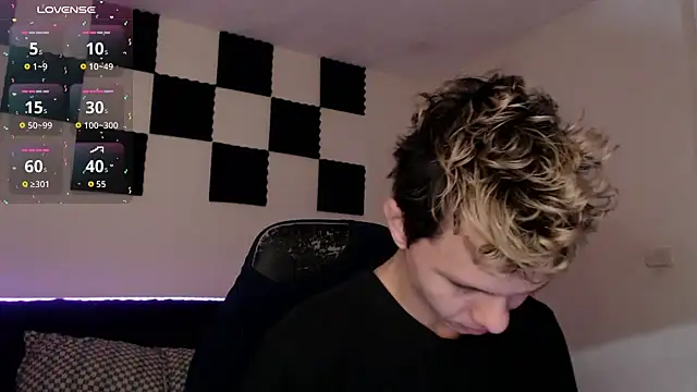 Snapshot of bryamado69 chatting on 28, 9, 2025 bryamado69 online show from 28, 9, 2025