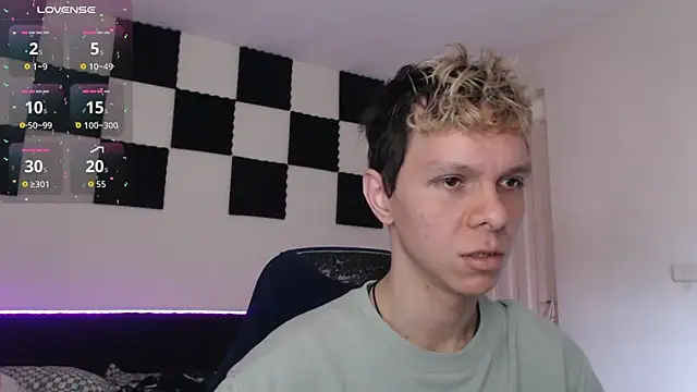 Snapshot of bryamado69 chatting on 1, 10, 2025 bryamado69 online show from 1, 10, 2025