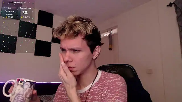 Snapshot of bryamado69 chatting on 3, 10, 2025 bryamado69 online show from 3, 10, 2025