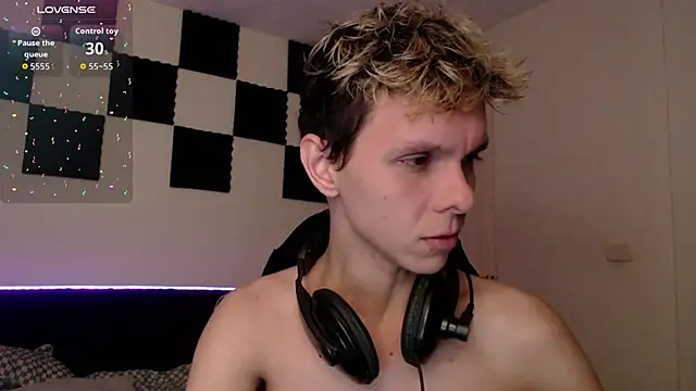 Snapshot of bryamado69 chatting on 5, 10, 2025 bryamado69 online show from 5, 10, 2025