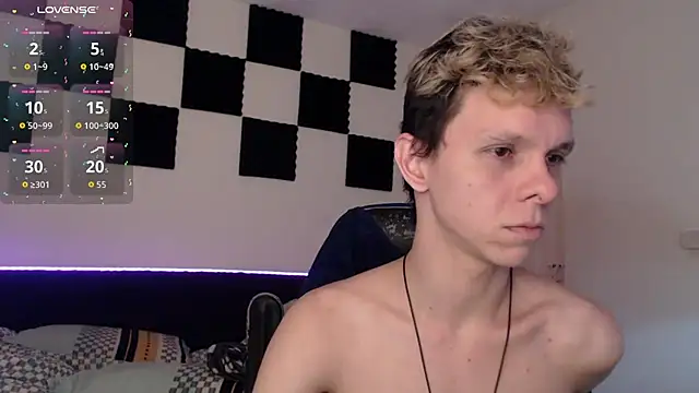 Snapshot of bryamado69 chatting on 7, 10, 2025 bryamado69 online show from 7, 10, 2025