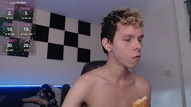 Snapshot of bryamado69 chatting on 10, 10, 2025 bryamado69 online show from 10, 10, 2025