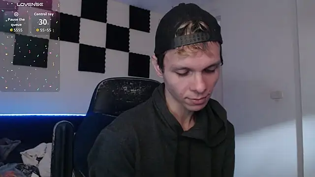 Snapshot of bryamado69 chatting on 11, 10, 2025 bryamado69 online show from 11, 10, 2025