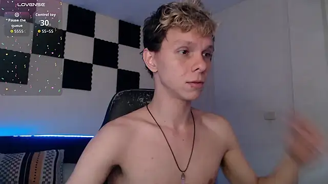 Snapshot of bryamado69 chatting on 17, 10, 2025 bryamado69 online show from 17, 10, 2025