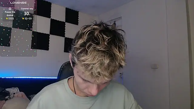 Snapshot of bryamado69 chatting on 19, 10, 2025 bryamado69 online show from 19, 10, 2025