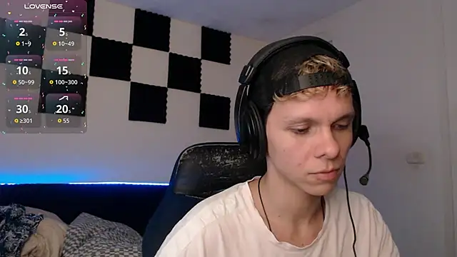 Snapshot of bryamado69 chatting on 19, 10, 2025 bryamado69 online show from 19, 10, 2025