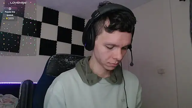 Snapshot of bryamado69 chatting on 14, 11, 2025 bryamado69 online show from 14, 11, 2025