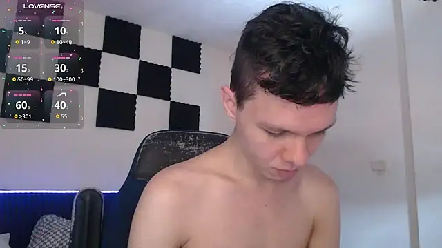 Snapshot of bryamado69 chatting on 17, 11, 2025 bryamado69 online show from 17, 11, 2025