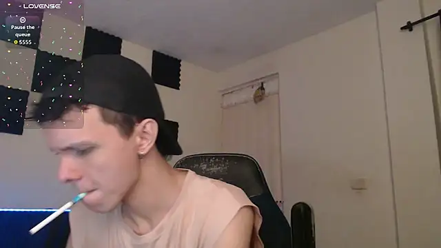 Snapshot of bryamado69 chatting on 1, 12, 2025 bryamado69 online show from 1, 12, 2025