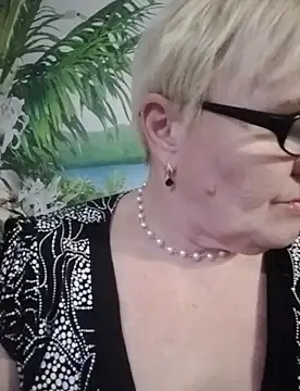 VioletSweet566 online show from 27, 2, 2025