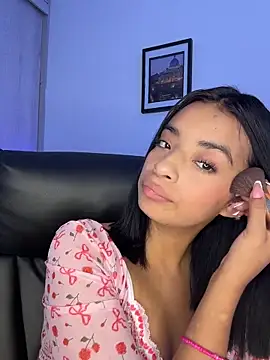 Laura fernandezII online show from 4, 2, 2026