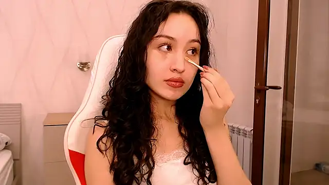 Snapshot of Ann__Cute chatting on 18, 12, 2025 Ann Cute online show from 18, 12, 2025