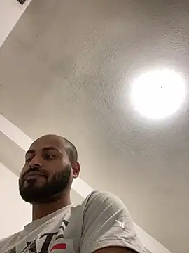 Snapshot of islandvybee55 chatting on 4, 1, 2025 islandvybee55 online show from 4, 1, 2025