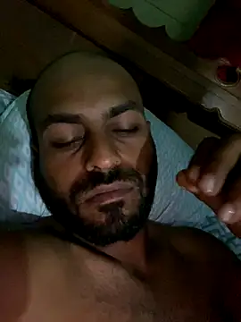 Snapshot of islandvybee55 chatting on 12, 9, 2025 islandvybee55 online show from 12, 9, 2025