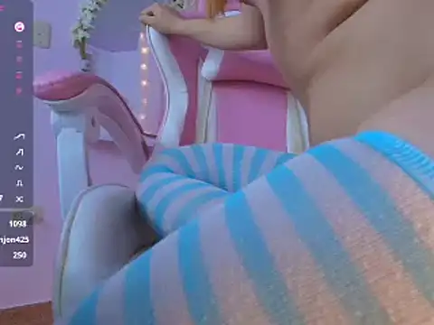 Snapshot of ely_cherry18 chatting on 15, 1, 2025 ely cherry18 online show from 15, 1, 2025