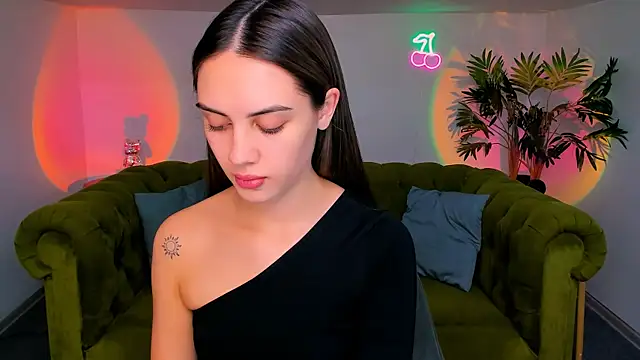 Snapshot of _shyy_girl chatting on 13, 10, 2025  shyy girl online show from 13, 10, 2025