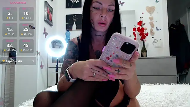 Snapshot of cicciolina chatting on 13, 10, 2025 cicciolina online show from 13, 10, 2025