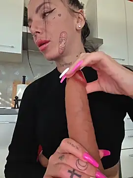 Snapshot of cicciolina chatting on 8, 11, 2025 cicciolina online show from 8, 11, 2025