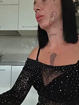 Snapshot of cicciolina chatting on 21, 11, 2025 cicciolina online show from 21, 11, 2025