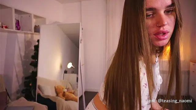 Snapshot of aesthetics__tease chatting on 6, 1, 2025 aesthetics tease online show from 6, 1, 2025