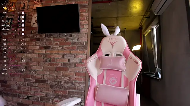 Snapshot of aesthetics__tease chatting on 17, 9, 2025 aesthetics tease online show from 17, 9, 2025