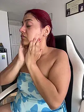 Snapshot of Aprilsmith2 chatting on 5, 12, 2024 Aprilsmith2 online show from 5, 12, 2024