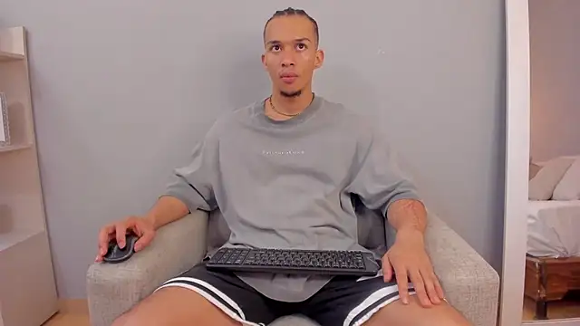 Snapshot of Dominick_star chatting on 8, 11, 2025 Dominick star online show from 8, 11, 2025