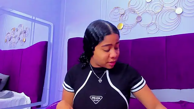 Sofi Fox  online show from 28, 2, 2025