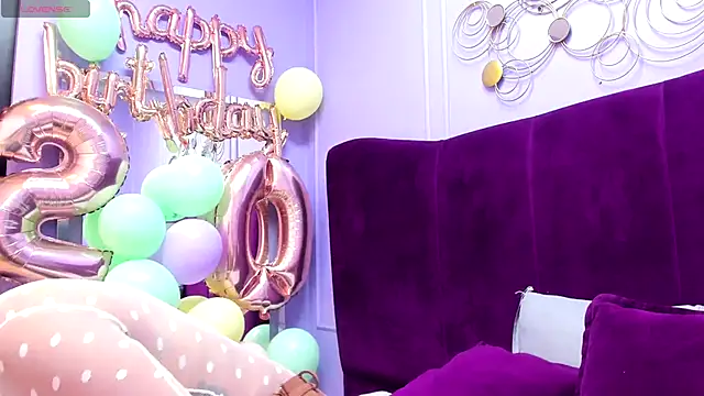 Sofi Fox  online show from 23, 9, 2025