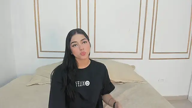 Snapshot of natalia_aguirre1 chatting on 25, 1, 2025 natalia aguirre1 online show from 25, 1, 2025