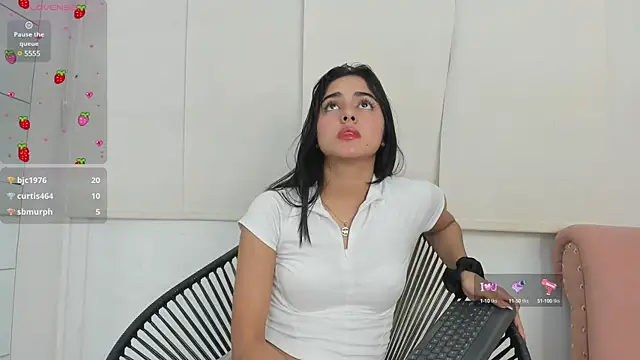 Snapshot of natalia_aguirre1 chatting on 8, 2, 2025 natalia aguirre1 online show from 8, 2, 2025