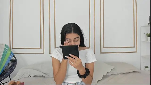 Snapshot of natalia_aguirre1 chatting on 14, 3, 2025 natalia aguirre1 online show from 14, 3, 2025