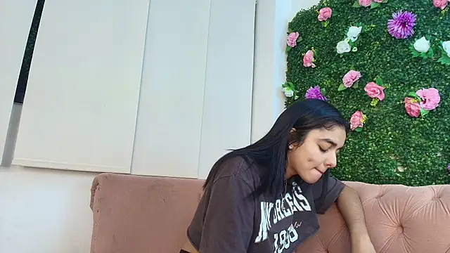 Snapshot of natalia_aguirre1 chatting on 24, 9, 2025 natalia aguirre1 online show from 24, 9, 2025