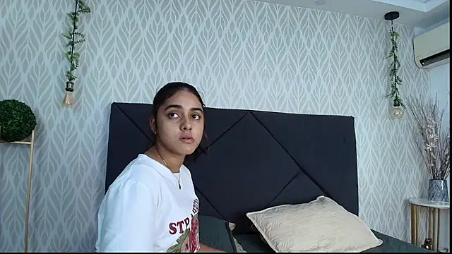 Snapshot of natalia_aguirre1 chatting on 13, 11, 2025 natalia aguirre1 online show from 13, 11, 2025