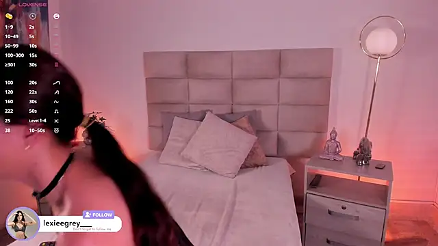 lexiee grey  online show from 17, 9, 2025