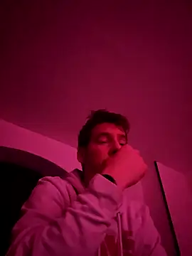 Snapshot of Titanhoott chatting on 4, 1, 2025 Titanhoott online show from 4, 1, 2025