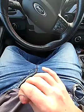 Snapshot of Titanhoott chatting on 11, 1, 2025 Titanhoott online show from 11, 1, 2025