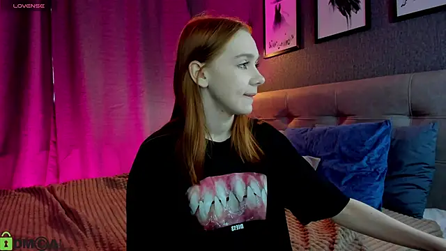 Lesi Moonie01 online show from 15, 4, 2026