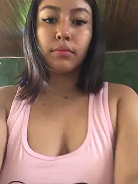 Snapshot of EmmaRossem chatting on 2, 1, 2025 EmmaRossem online show from 2, 1, 2025