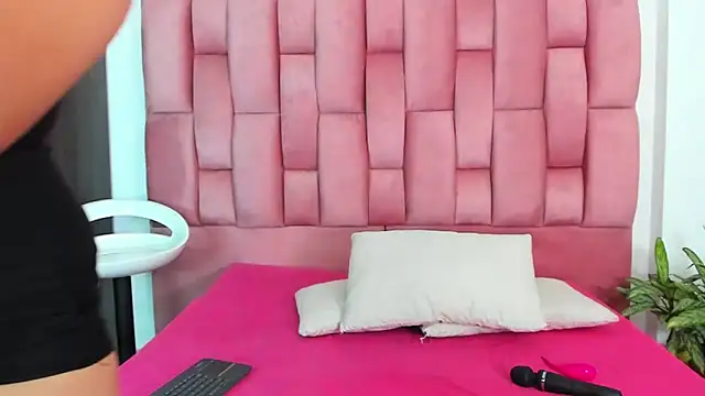 Snapshot of EmmaRossem chatting on 16, 1, 2025 EmmaRossem online show from 16, 1, 2025