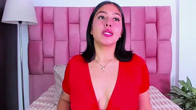 Snapshot of EmmaRossem chatting on 8, 2, 2025 EmmaRossem online show from 8, 2, 2025