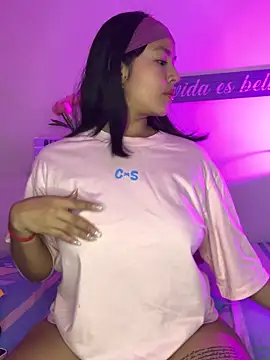 Snapshot of EmmaRossem chatting on 9, 10, 2025 EmmaRossem online show from 9, 10, 2025