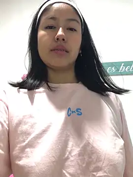 Snapshot of EmmaRossem chatting on 10, 10, 2025 EmmaRossem online show from 10, 10, 2025