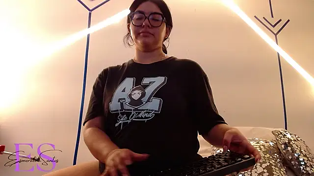 Snapshot of EsmeraldaSantoss chatting on 25, 2, 2025 EsmeraldaSantoss online show from 25, 2, 2025