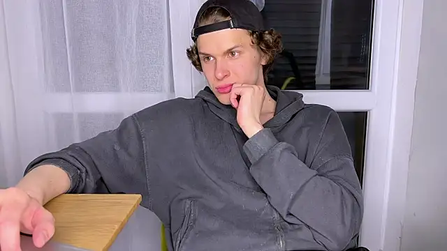 alyx garden online show from 14, 4, 2026