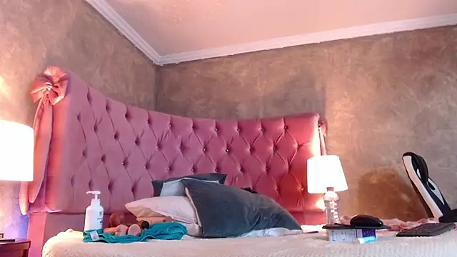 GabyPetit online show from 31, 1, 2025