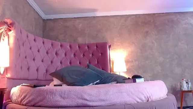 GabyPetit online show from 5, 3, 2025