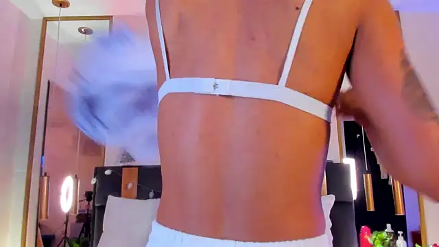 GabyPetit online show from 18, 11, 2025