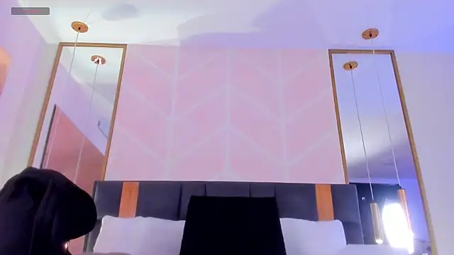 GabyPetit online show from 2, 12, 2025