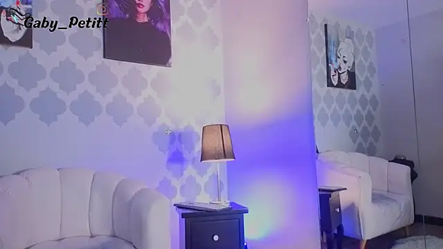 GabyPetit online show from 4, 6, 2026